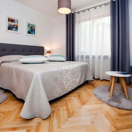 Studio Apartment Noah โรวีน ภายนอก รูปภาพ