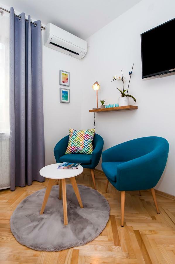 Studio Apartment Noah โรวีน ภายนอก รูปภาพ